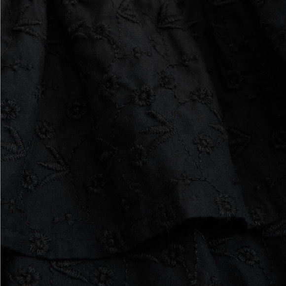 Asymmetrical One-Shoulder Ruffle
Set Top, NWT Black, medium - Picture 6 of 6